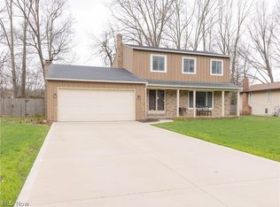 32625 Surrey Ln, Avon Lake, OH