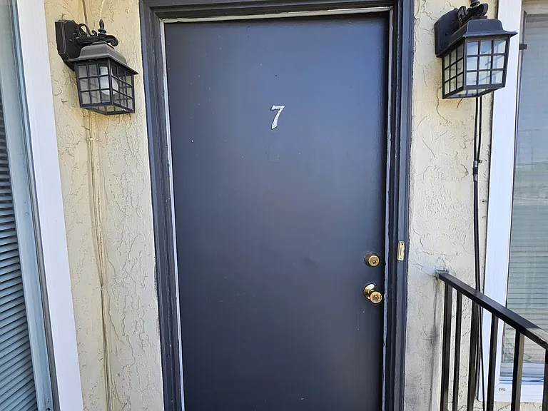 449 S Stockton Ave #7 — Photo 16