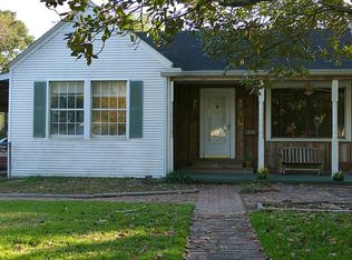 910 11th St, Lake Charles, LA 70601