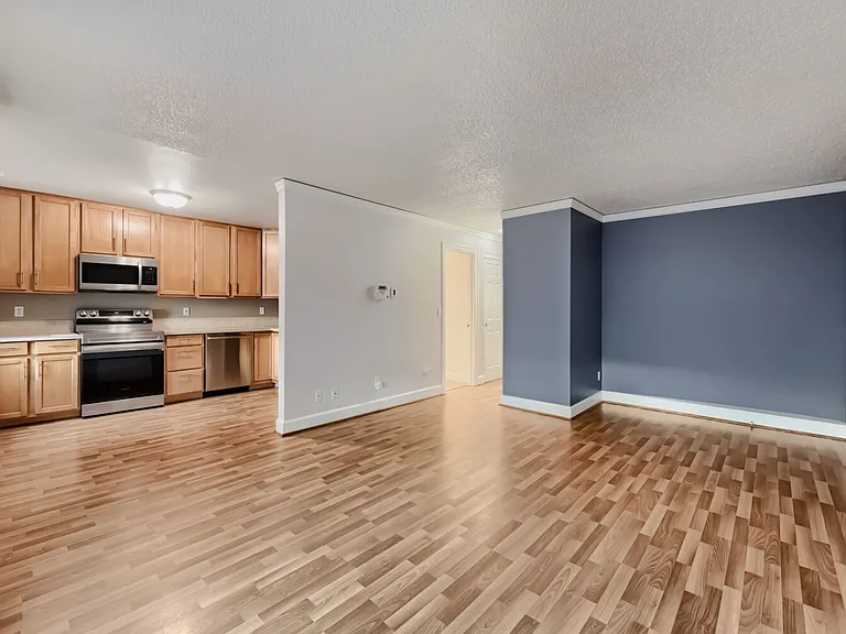 8065 N Ivanhoe St #1 — Photo 3
