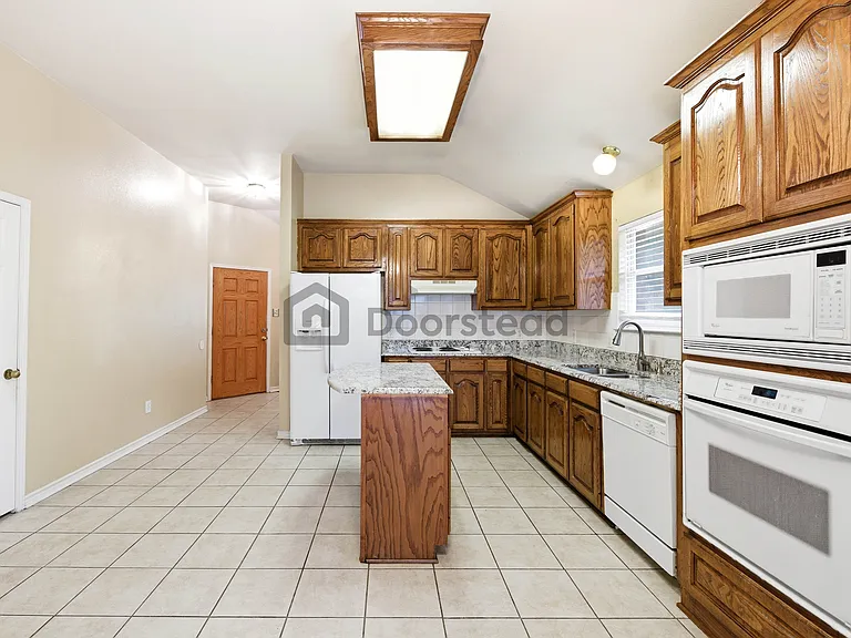 15809 Ducote Dr — Photo 13