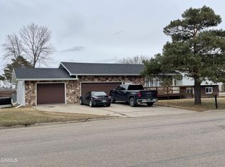 1610 8th Ave NE, Jamestown, ND 58401