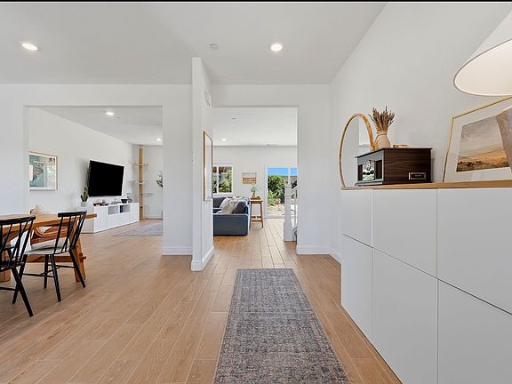 5th image of 2445 W Claridge Way