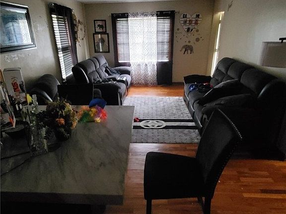 3rd image of 765 E 256th St