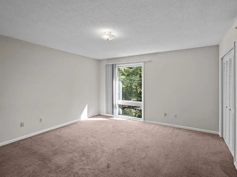 117 Bernhurst Rd — Photo 15