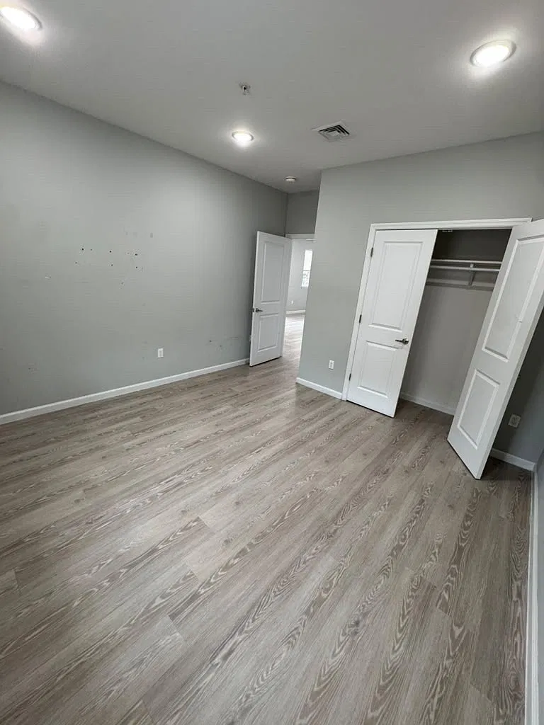 2 bed, $2,127 — Photo 4