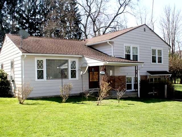1st image of 7 Belmont Dr