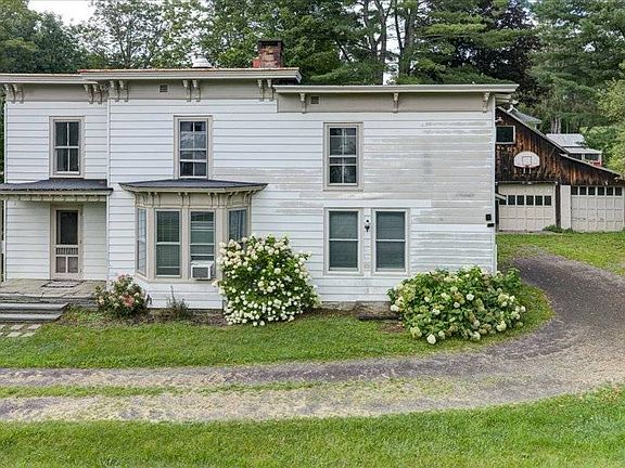 3rd image of 135 Schoolhouse Rd