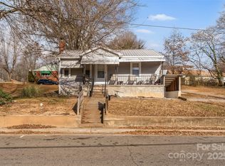 230 5th Ave SW, Hickory, NC 28602