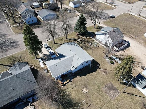 5th image of 95 Draco Ave E