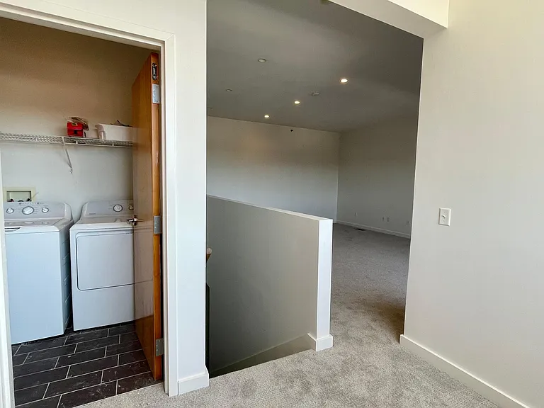 1803 Wyandotte St #307 — Photo 9