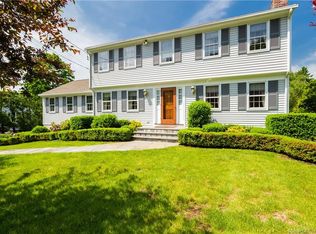 14 Holly Rd, New Canaan, CT 06840