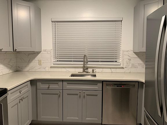 4th image of 101 Register Dr
