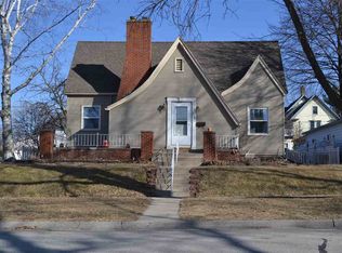 418 4th Ave SE, Dyersville, IA 52040