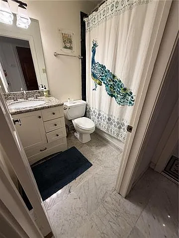 910 Chartres St #3B — Photo 18