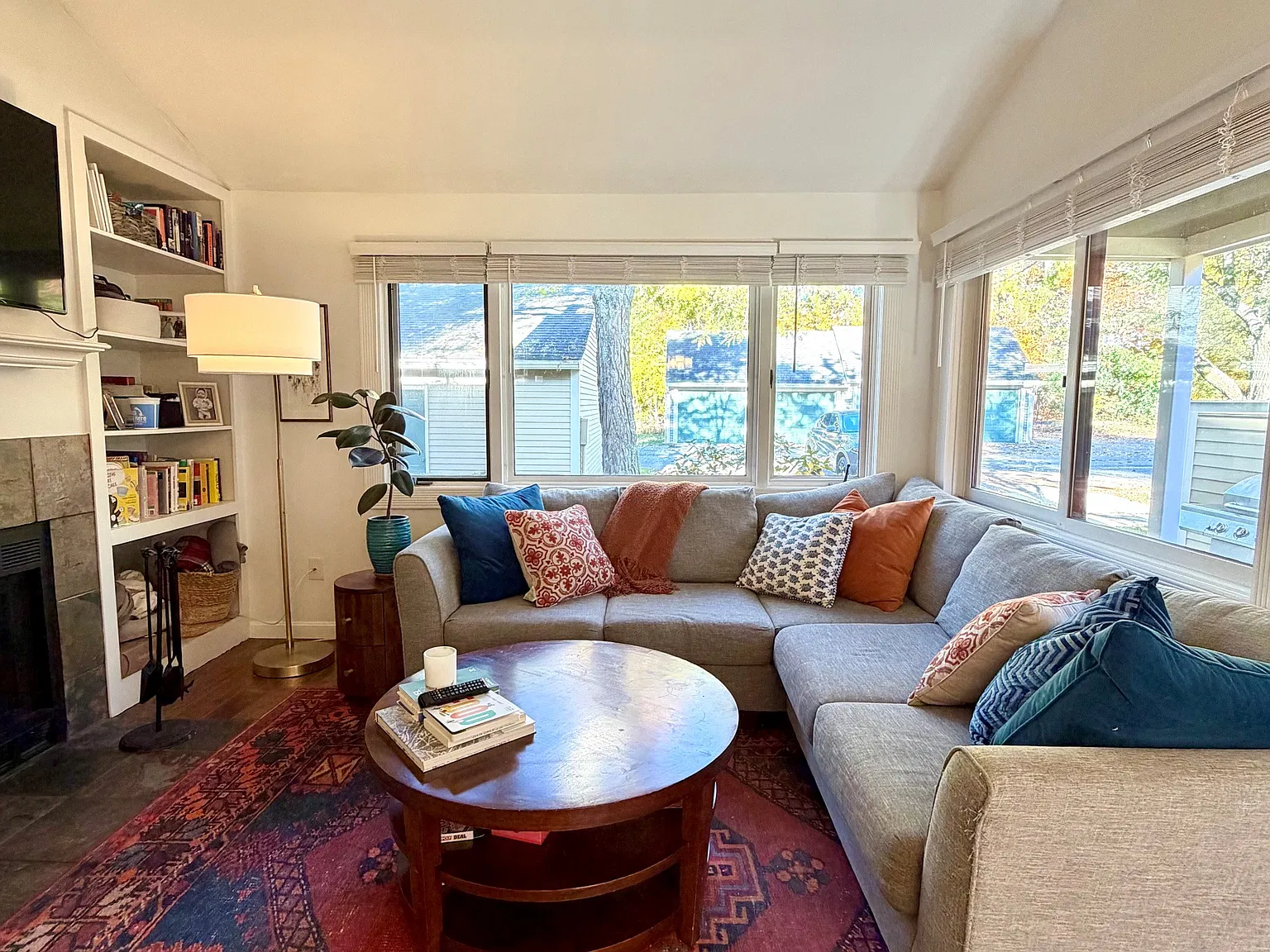 2 bed, 1.5 bath, 1108 sqft, $3,350 — Photo 3