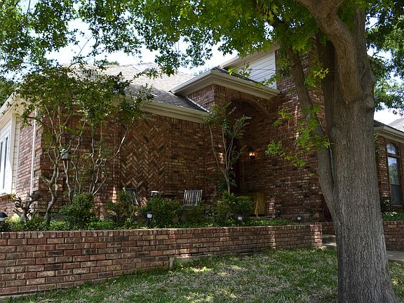 3rd image of 5210 Vicksburg Dr