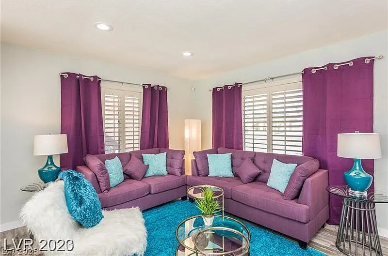 4 bed, 3.0 bath, 1717 sqft, $2,555 — Photo 2