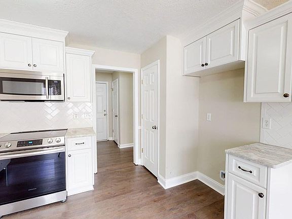 4th image of 4143 Saddlehorn Dr