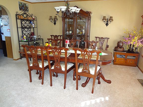 Formal dining room