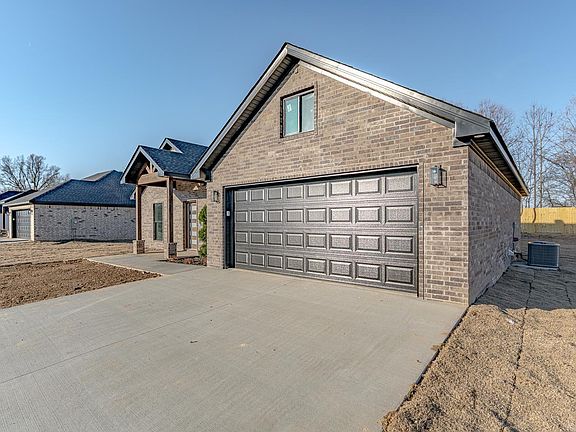 3rd image of 217 Woodland Trl