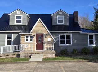 7 E Maitland Ln #A, New Castle, PA