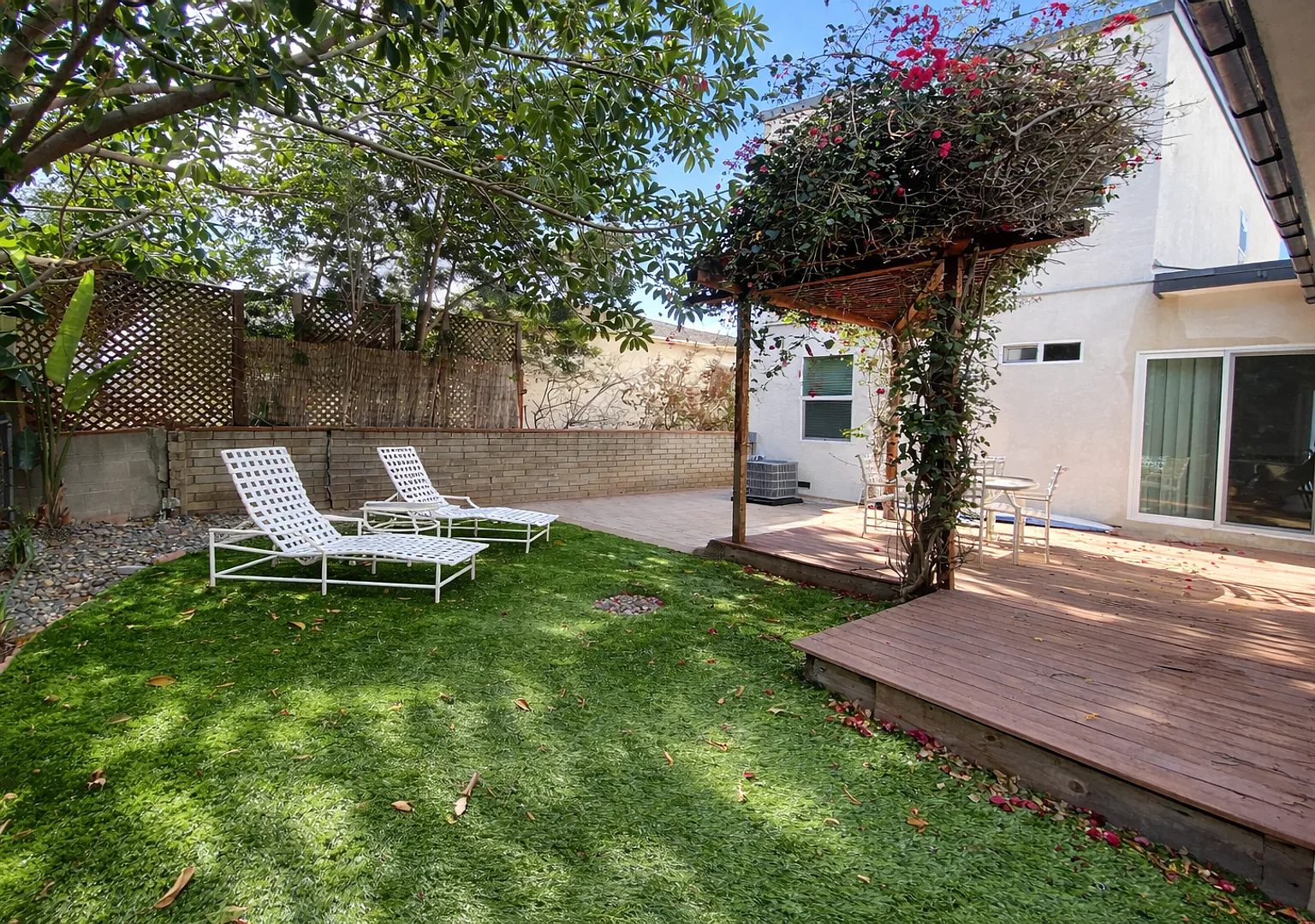 Cozy 4BD/2BA House on Gary with Beautiful Yard — Photo 1