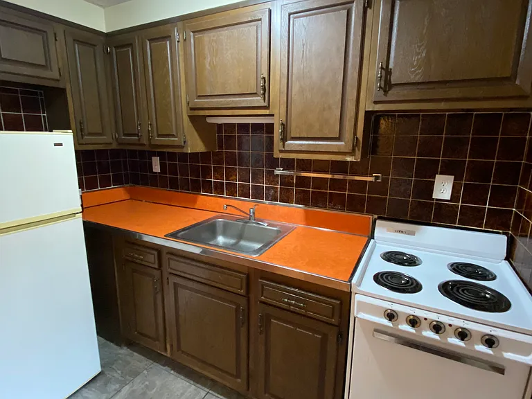 33 Chestnut St — Photo 4