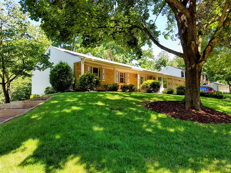 1513 Gingerwood Ct — Photo 3