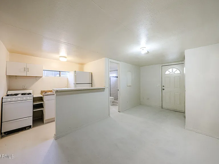 1005 E Moreland St #3 — Photo 6