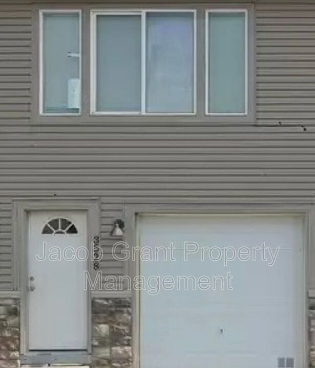 1st image of 3528 E Greenfield Dr