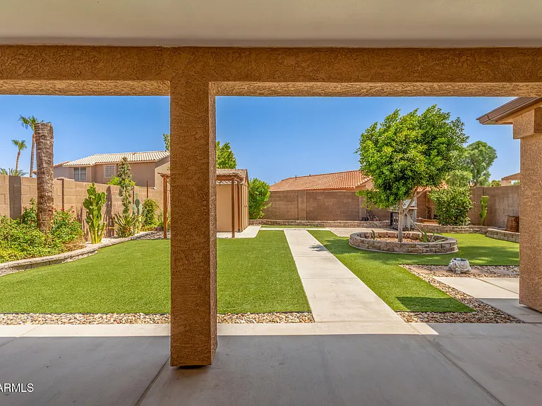 12545 W Cambridge Ave — Photo 34