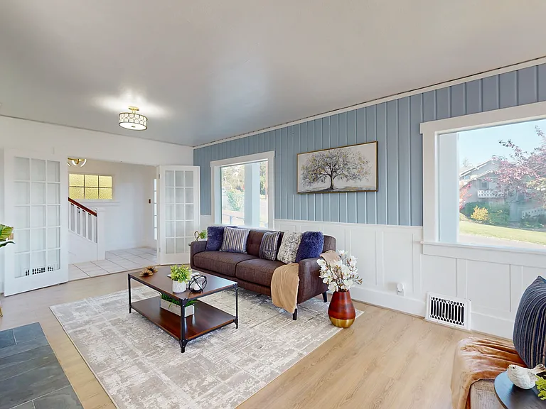 713 N Broadway St — Photo 15