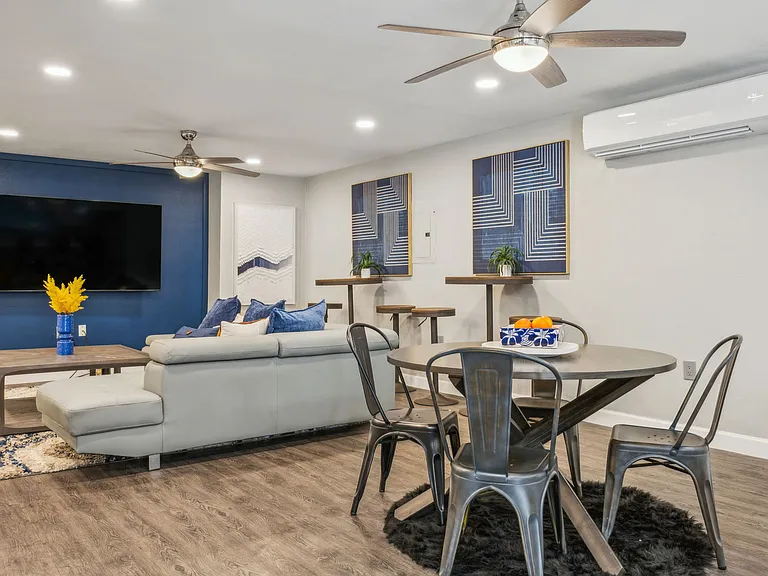 The Ashley at Bluffview Apartments — Photo 39