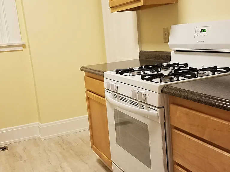 402 Taylor Ave #1 — Photo 6