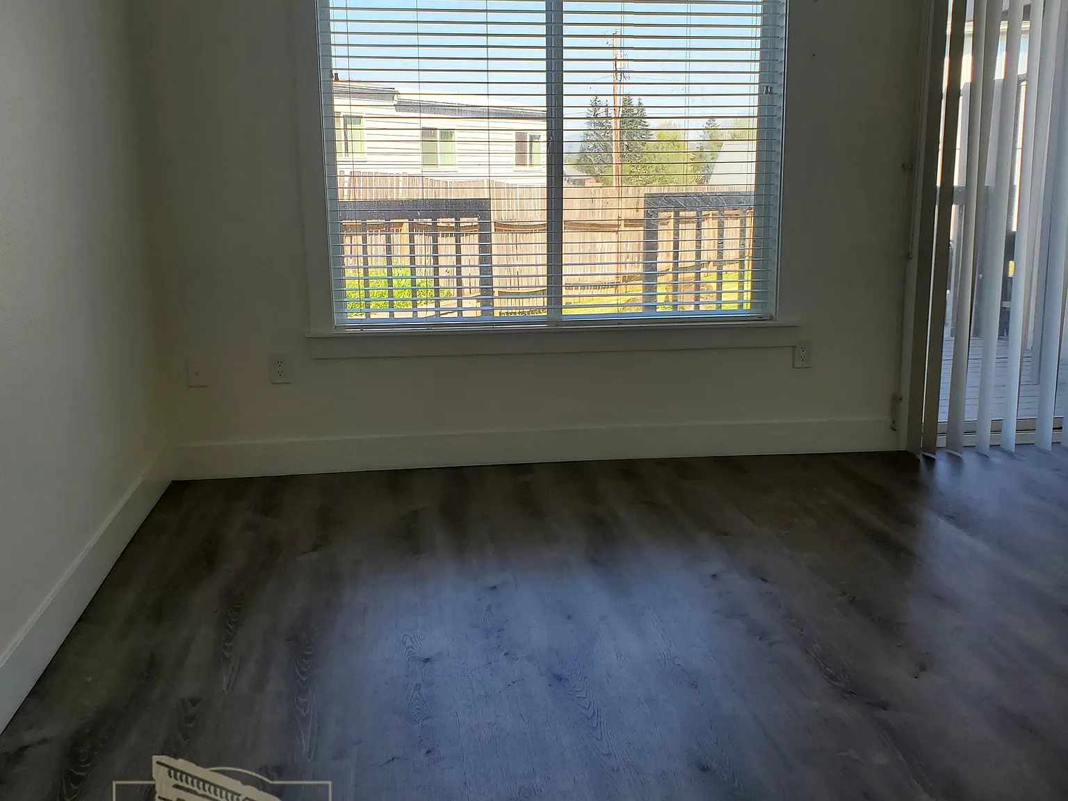 703 Kings Row - 4 -K2... — Photo 2