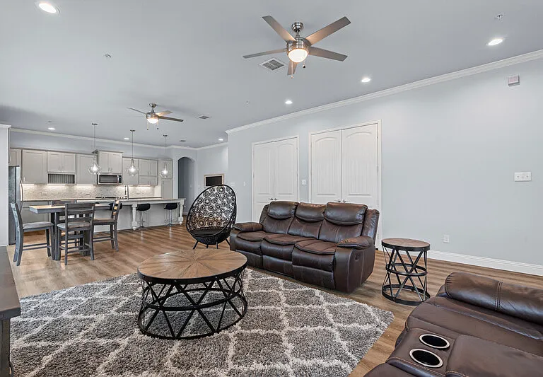 3322 S University Dr — Photo 4