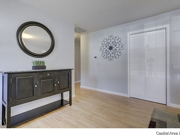 5th image of 62 Westminister Dr