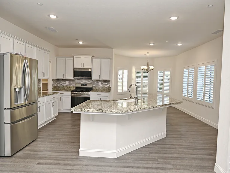 4410 W Langden Dr — Photo 2