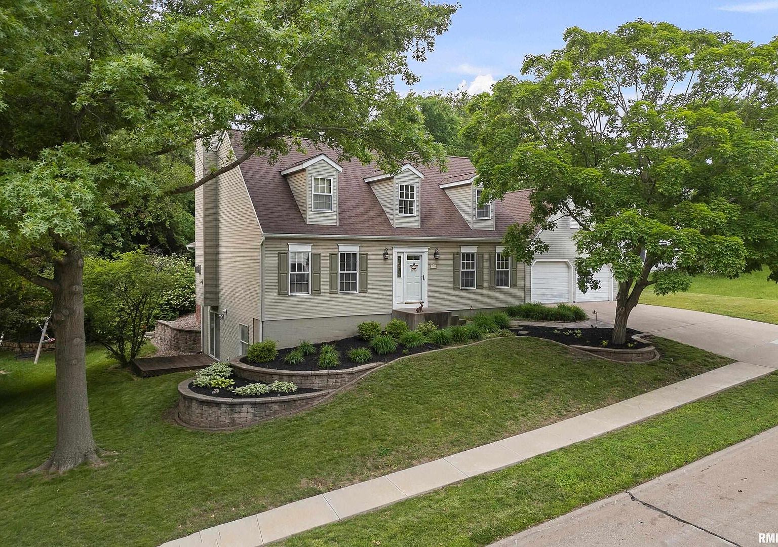 3513 33rd Street Ct, Moline, IL 61265 | Zillow