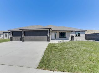 6644 W 32nd Ave, Kennewick, WA 99338