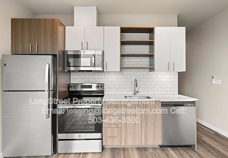 4064 N Mississippi Ave #205 — Photo 10