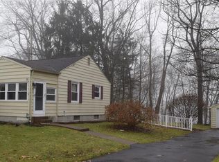 15 Billings Rd, Apalachin, NY 13732