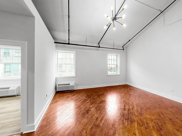 Fleetwood Lofts — Photo 40