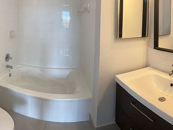 3rd image of 8854 W Flagler St APT 203