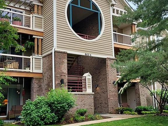 2nd image of 603 Admiral Dr Unit 8