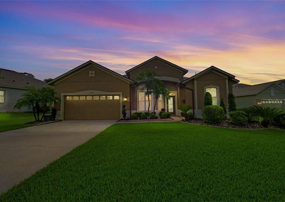 1st image of 738 Lakeworth Cir