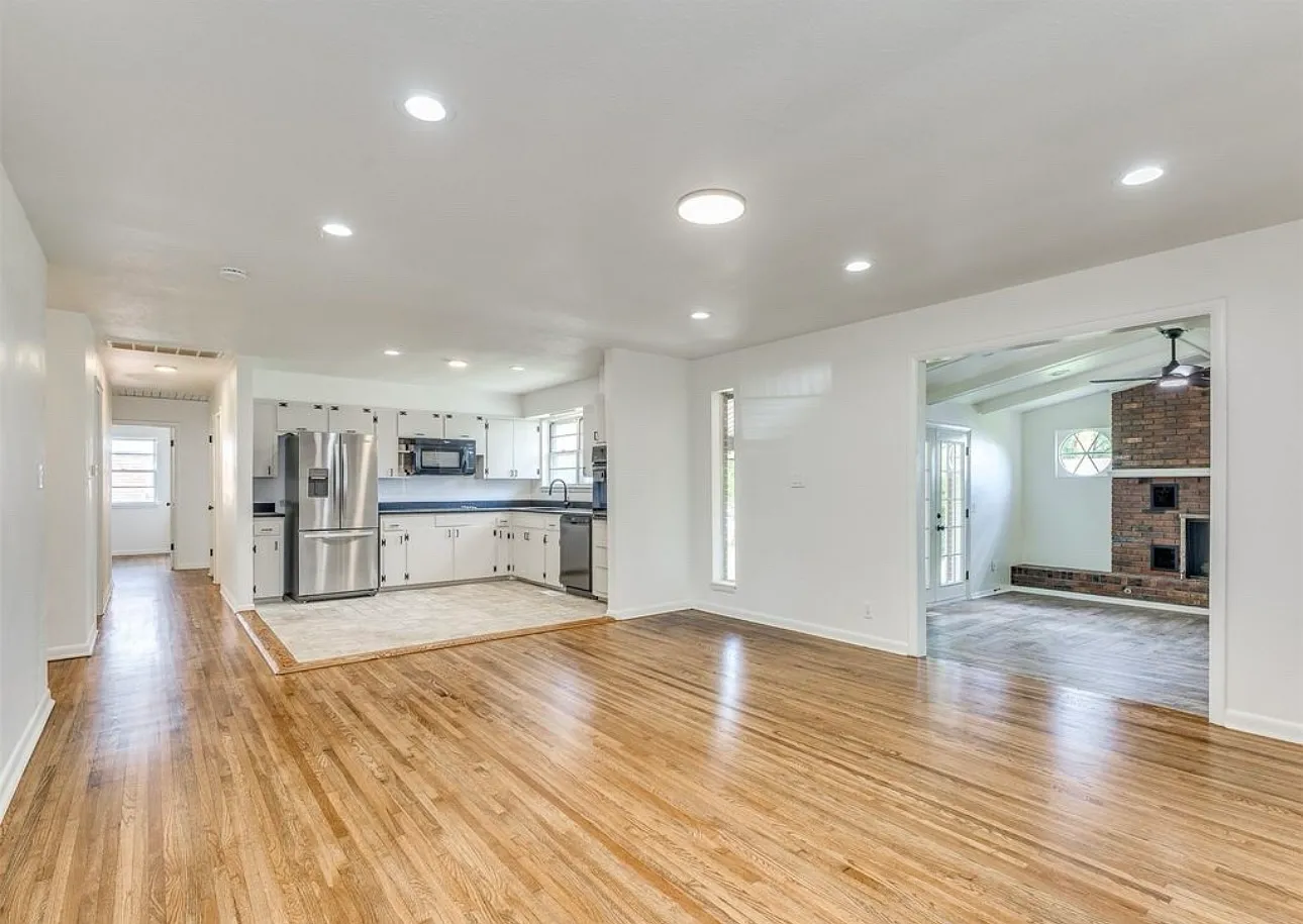 3 bed, 1.5 bath, 1450 sqft, $1,695 — Photo 4