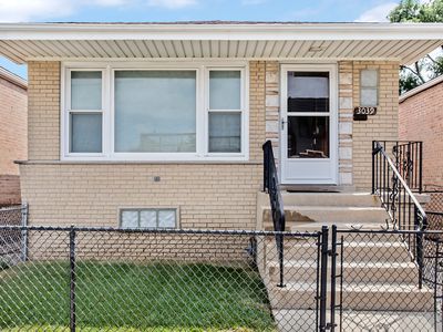 3039 S Haynes Ct, Chicago, IL, 60608