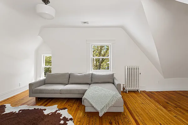 Sold by Compass | media 19